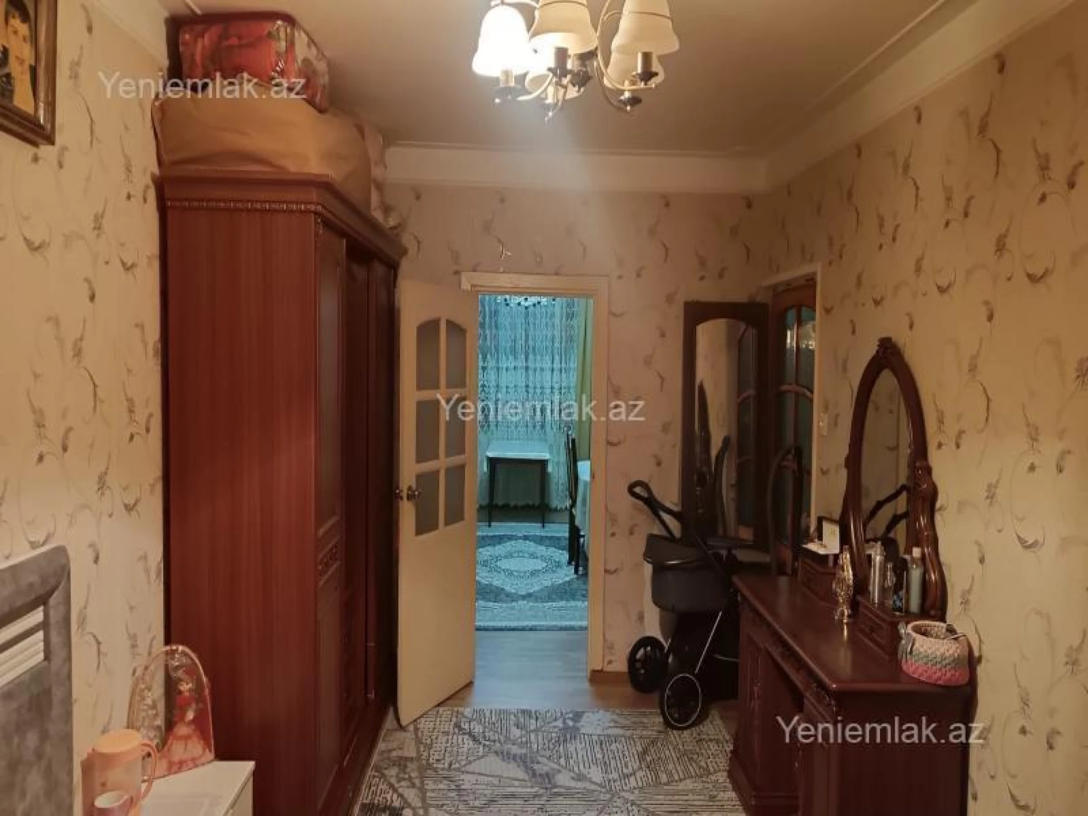 Satılır 4 otaqlı köhnə tikili 110 m²