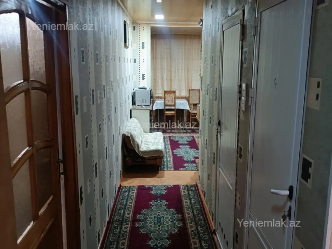 Satılır 4 otaqlı köhnə tikili 110 m²