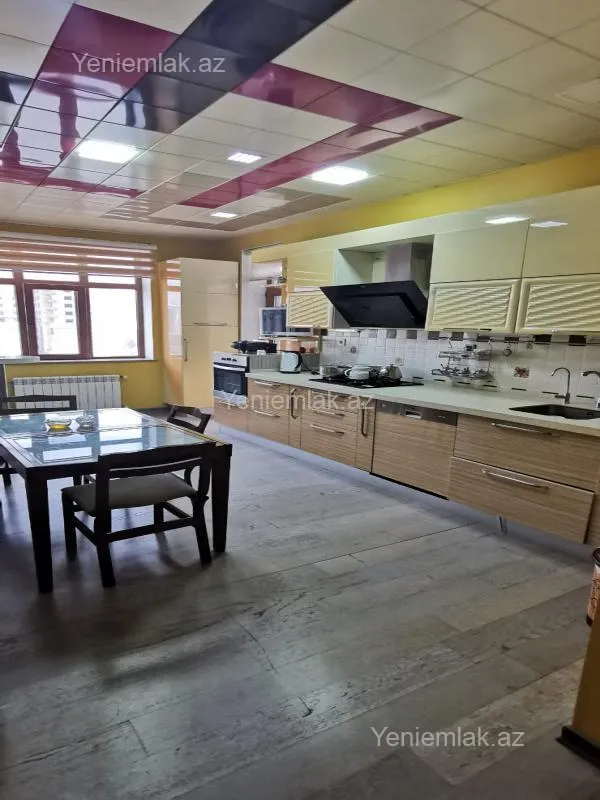 Satılır 4 otaqlı yeni tikili 170 m²