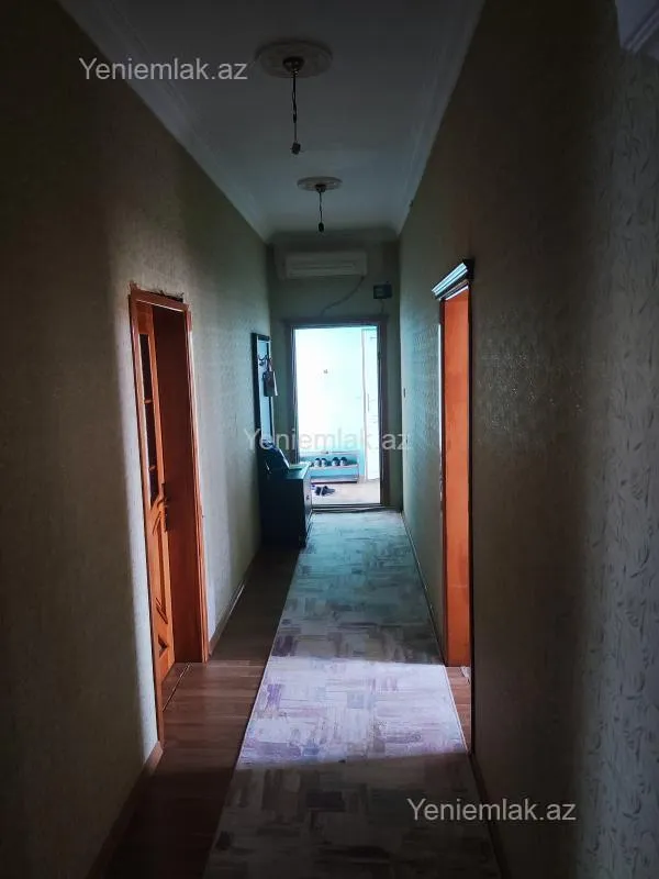 Satılır 7 otaqlı həyət evi 204 m²