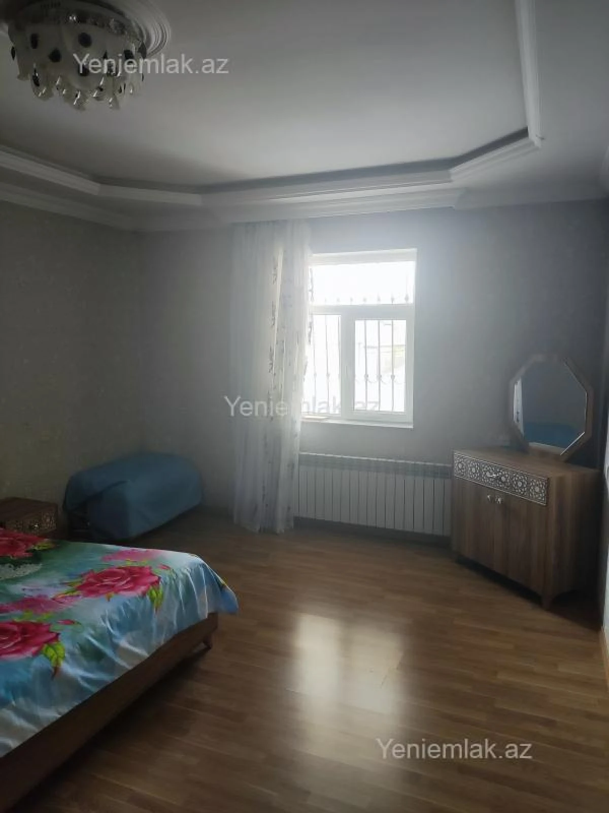 Satılır 7 otaqlı həyət evi 204 m²