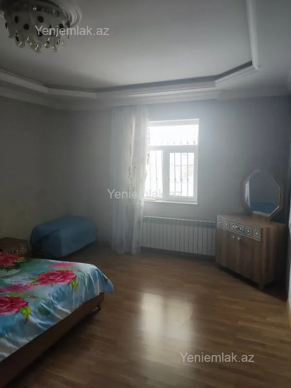 Satılır 7 otaqlı həyət evi 204 m²