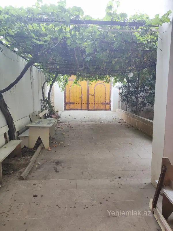 Satılır 7 otaqlı həyət evi 204 m²