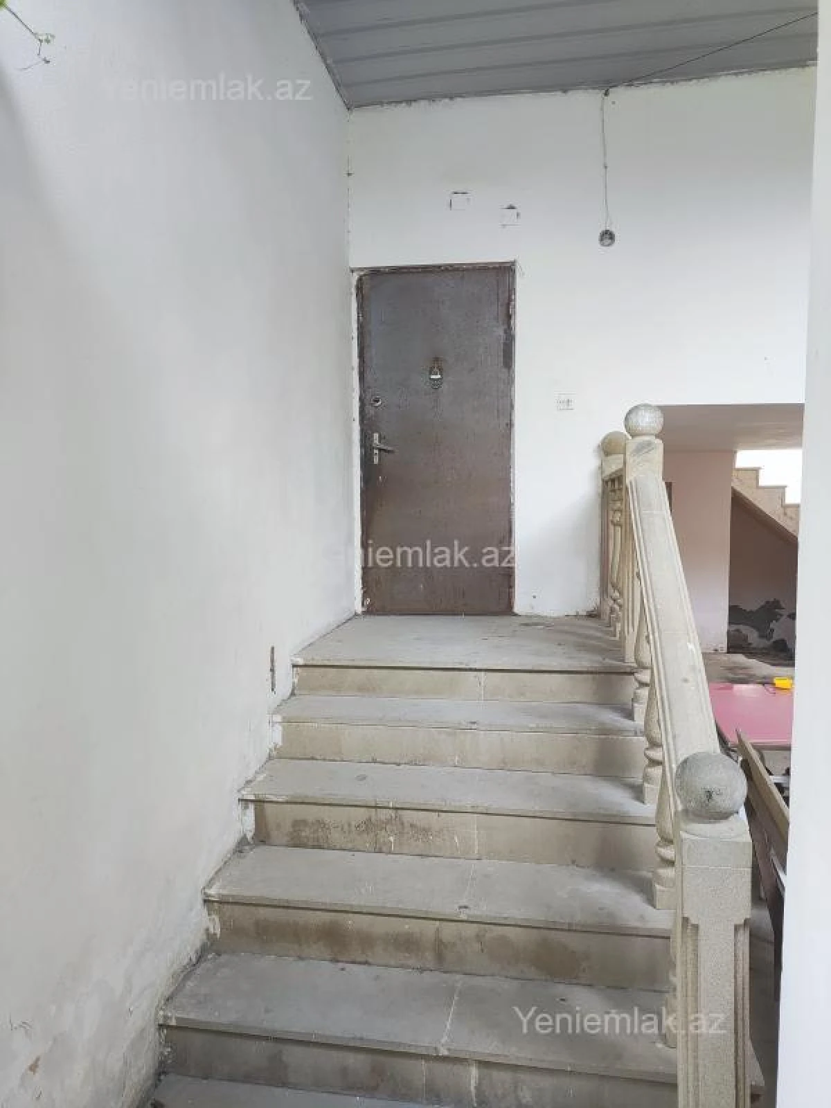 Satılır 7 otaqlı həyət evi 204 m²