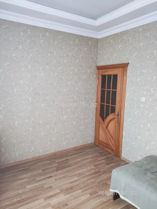 Satılır 7 otaqlı həyət evi 204 m²