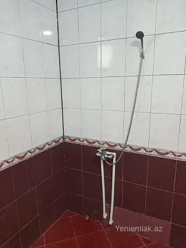 Satılır 7 otaqlı həyət evi 204 m²