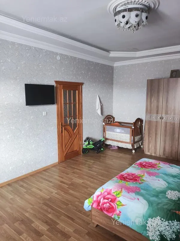 Satılır 7 otaqlı həyət evi 204 m²