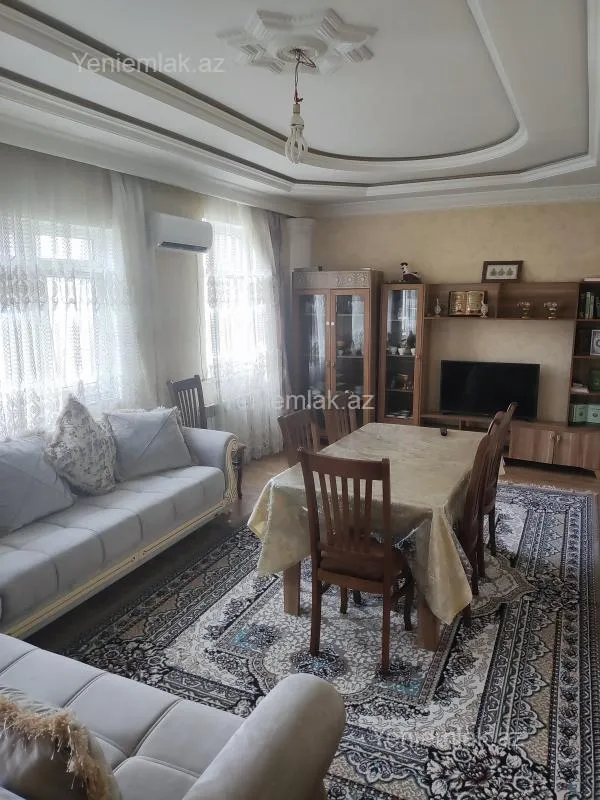 Satılır 7 otaqlı həyət evi 204 m²