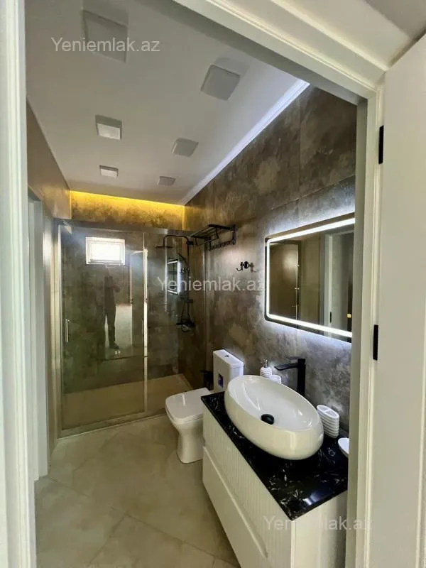 Satılır 5 otaqlı həyət evi 185 m²