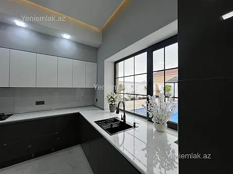 Satılır 5 otaqlı həyət evi 185 m²