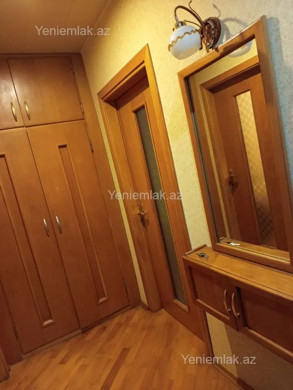 Satılır 2 otaqlı köhnə tikili 60 m²