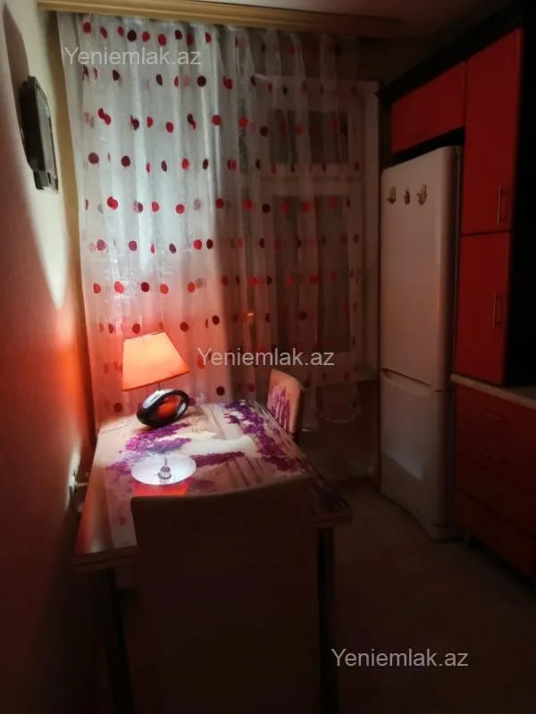 Satılır 2 otaqlı köhnə tikili 60 m²