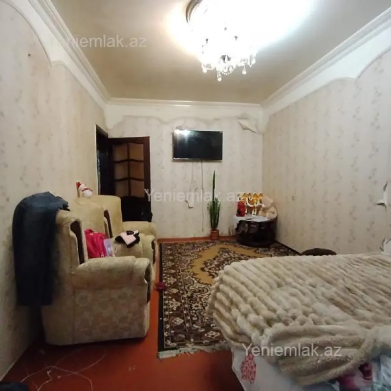 Satılır 2 otaqlı köhnə tikili 60 m²