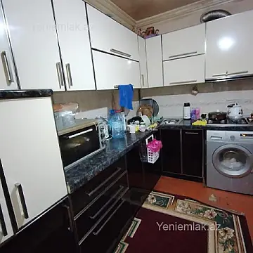 Satılır 2 otaqlı köhnə tikili 60 m²