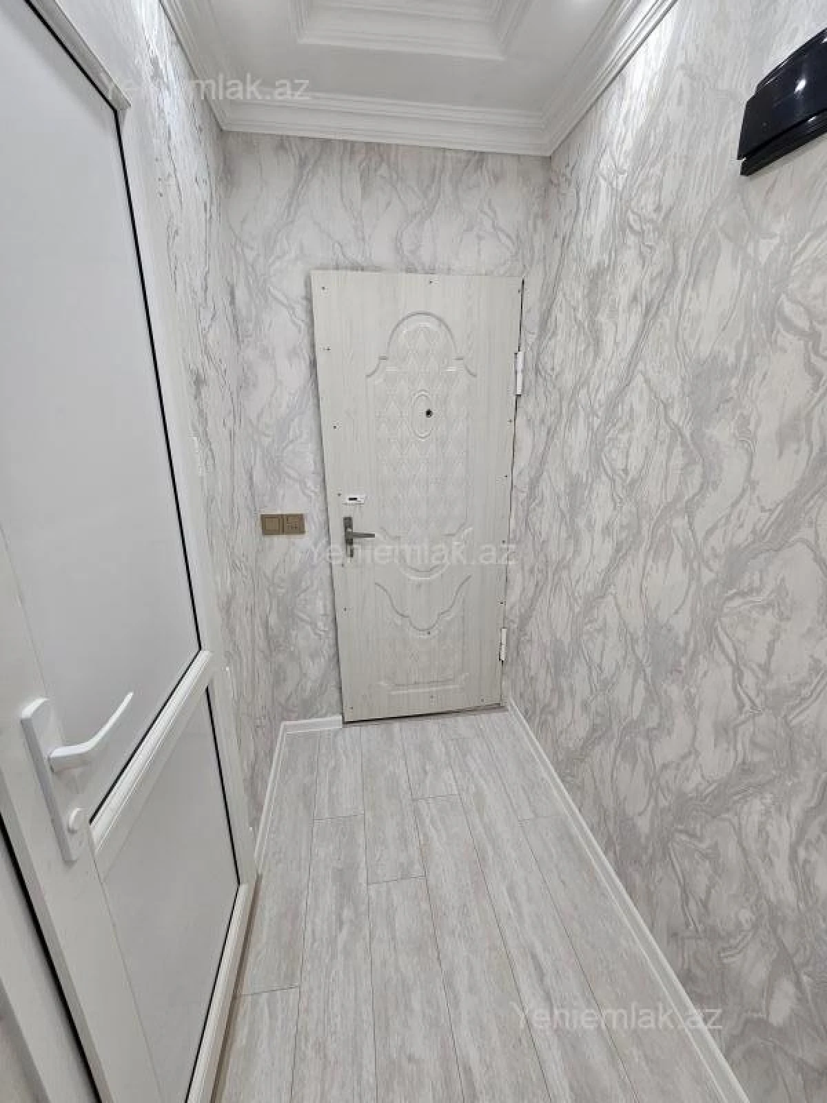 Satılır 2 otaqlı köhnə tikili 47 m²