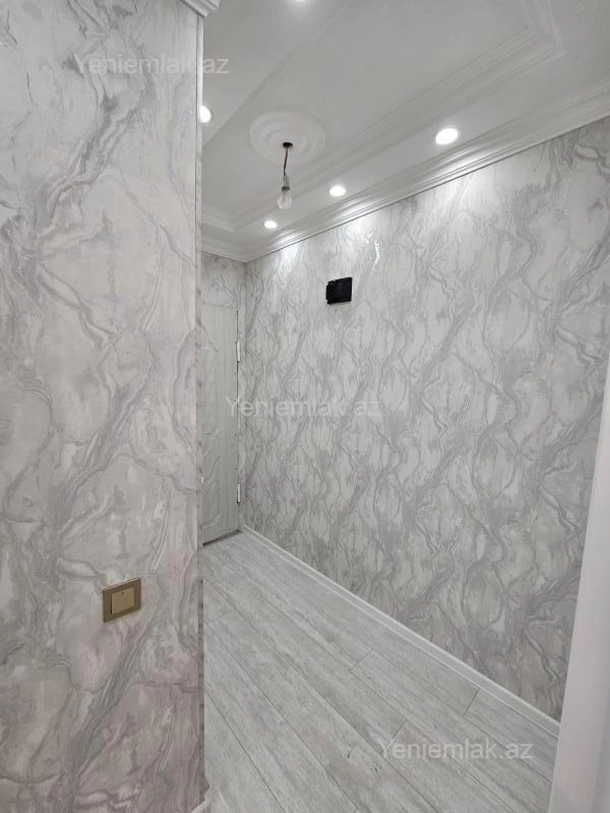 Satılır 2 otaqlı köhnə tikili 47 m²