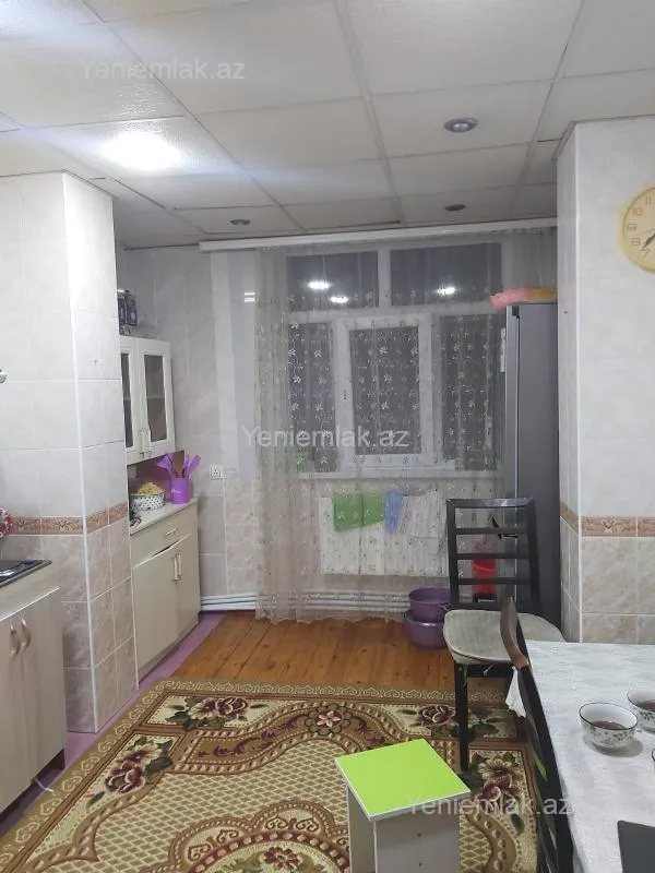 Satılır 3 otaqlı köhnə tikili 70 m²