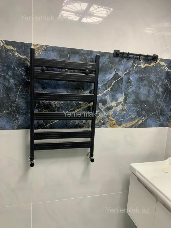 Satılır 2 otaqlı köhnə tikili 56 m²