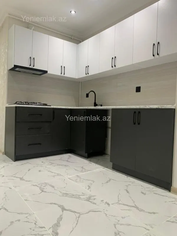Satılır 2 otaqlı köhnə tikili 56 m²