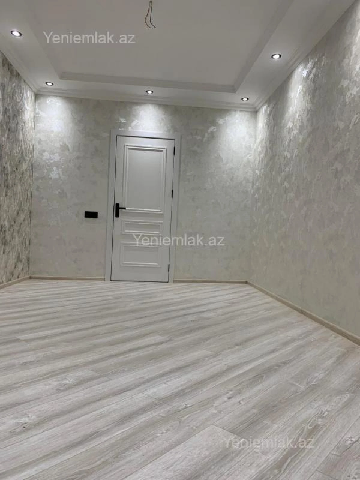 Satılır 2 otaqlı köhnə tikili 56 m²