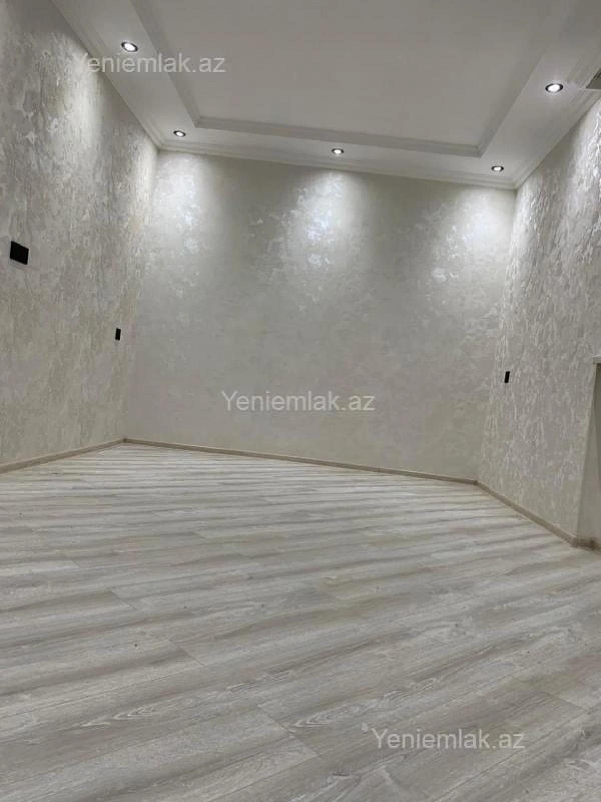 Satılır 2 otaqlı köhnə tikili 56 m²