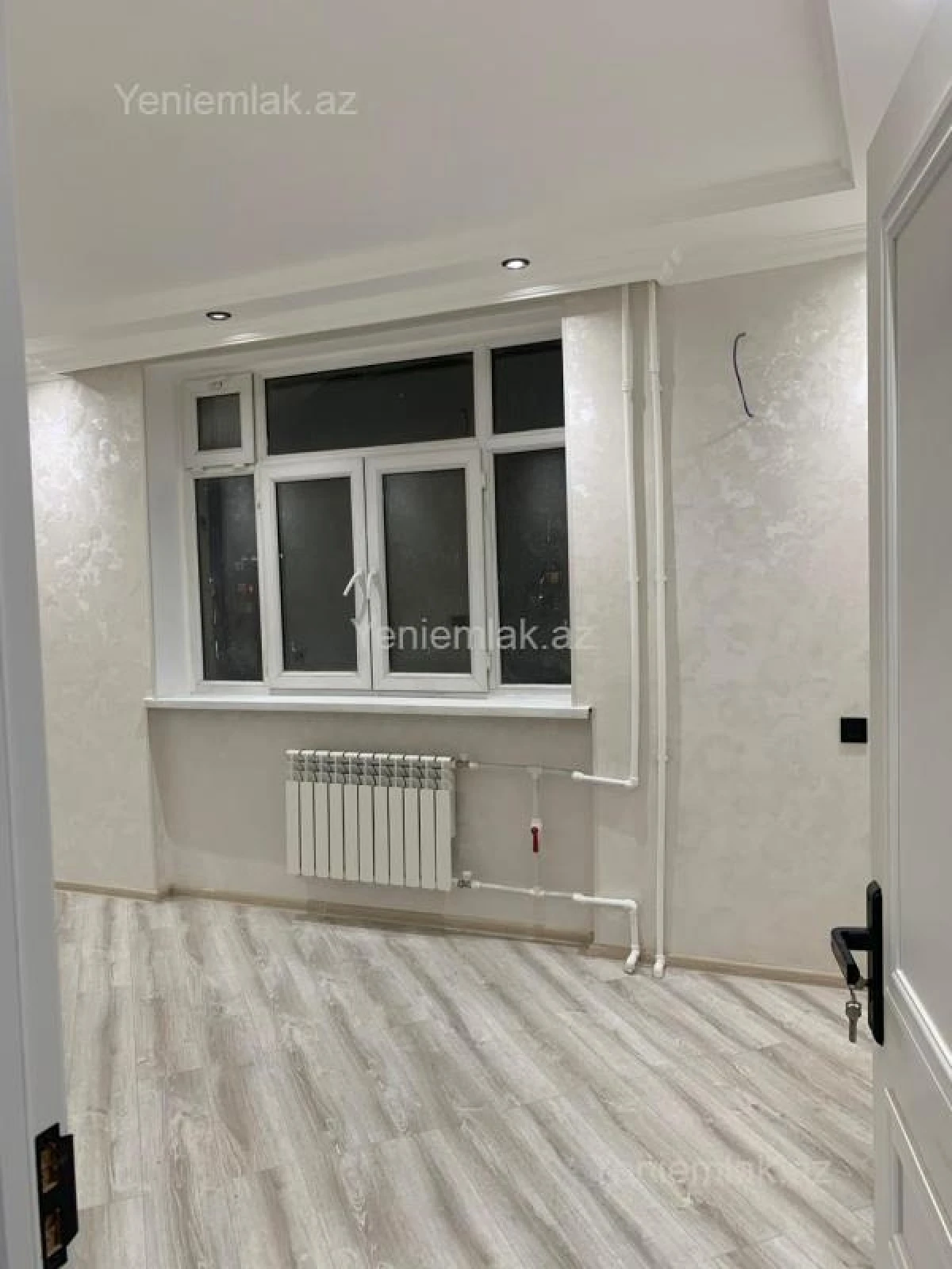 Satılır 2 otaqlı köhnə tikili 56 m²