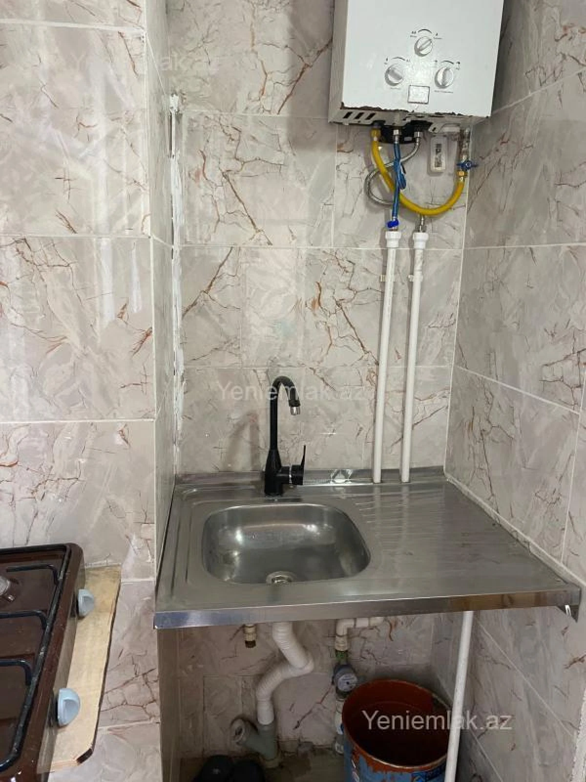 Satılır 1 otaqlı köhnə tikili 40 m²