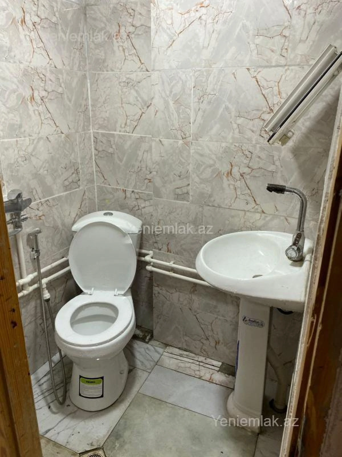 Satılır 1 otaqlı köhnə tikili 40 m²