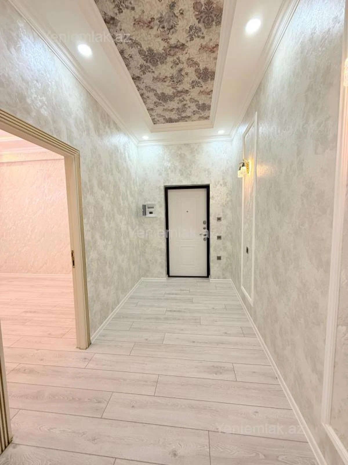 Satılır 2 otaqlı yeni tikili 65 m²