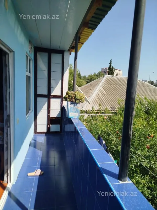 Satılır 3 otaqlı köhnə tikili 100 m²