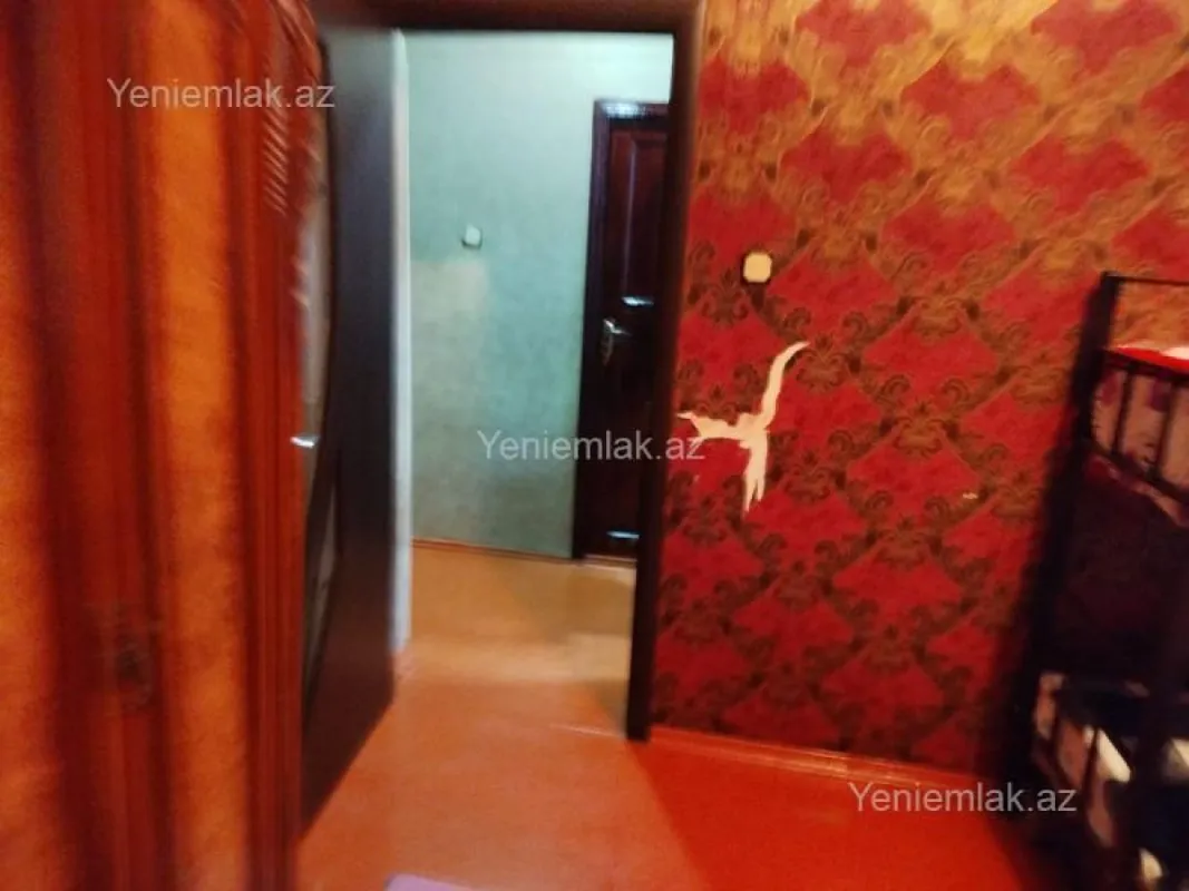 Satılır 3 otaqlı köhnə tikili 100 m²