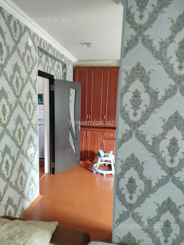 Satılır 3 otaqlı köhnə tikili 100 m²