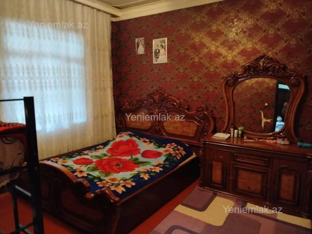 Satılır 3 otaqlı köhnə tikili 100 m²