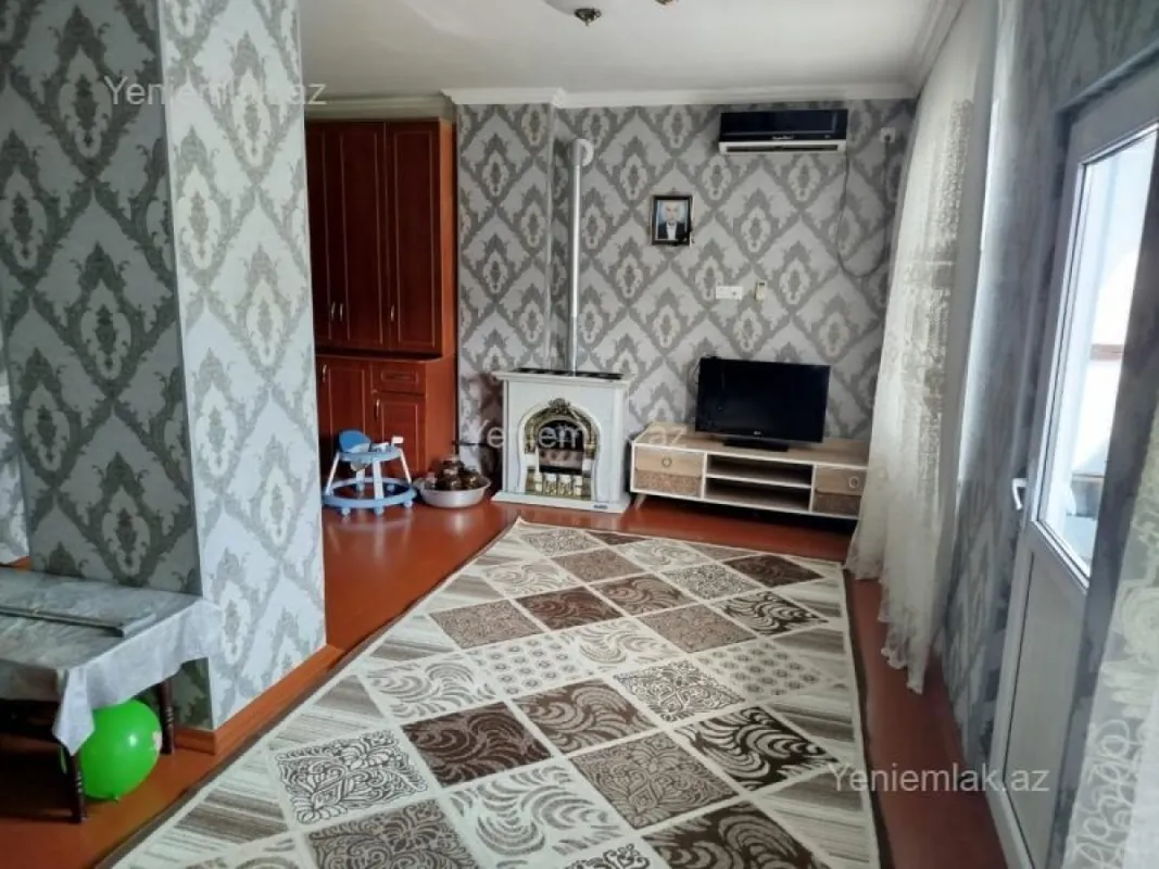 Satılır 3 otaqlı köhnə tikili 100 m²