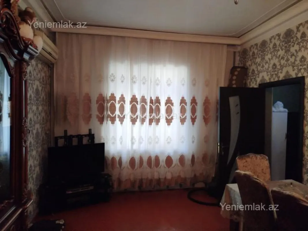 Satılır 3 otaqlı köhnə tikili 100 m²