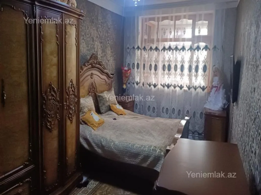 Satılır 4 otaqlı köhnə tikili 72 m²