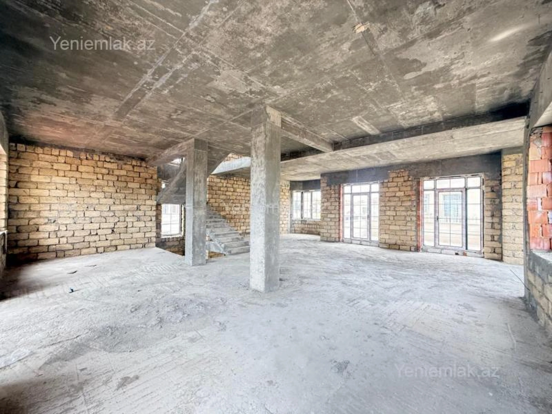 Satılır 9 otaqlı həyət evi 460 m²