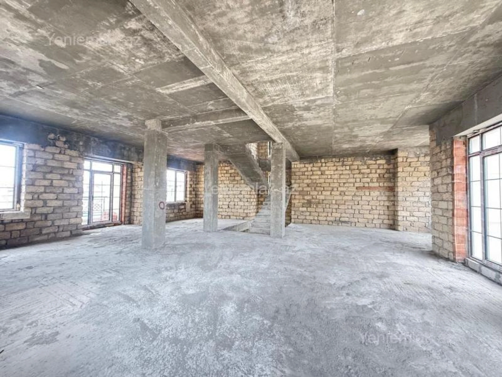 Satılır 9 otaqlı həyət evi 460 m²
