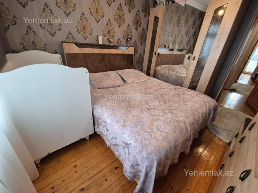 Satılır 2 otaqlı köhnə tikili 55 m²