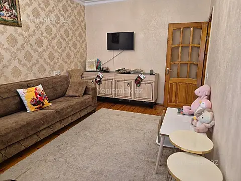 Satılır 2 otaqlı köhnə tikili 55 m²