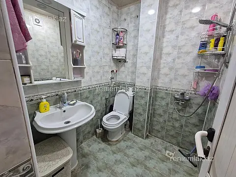 Satılır 2 otaqlı köhnə tikili 55 m²