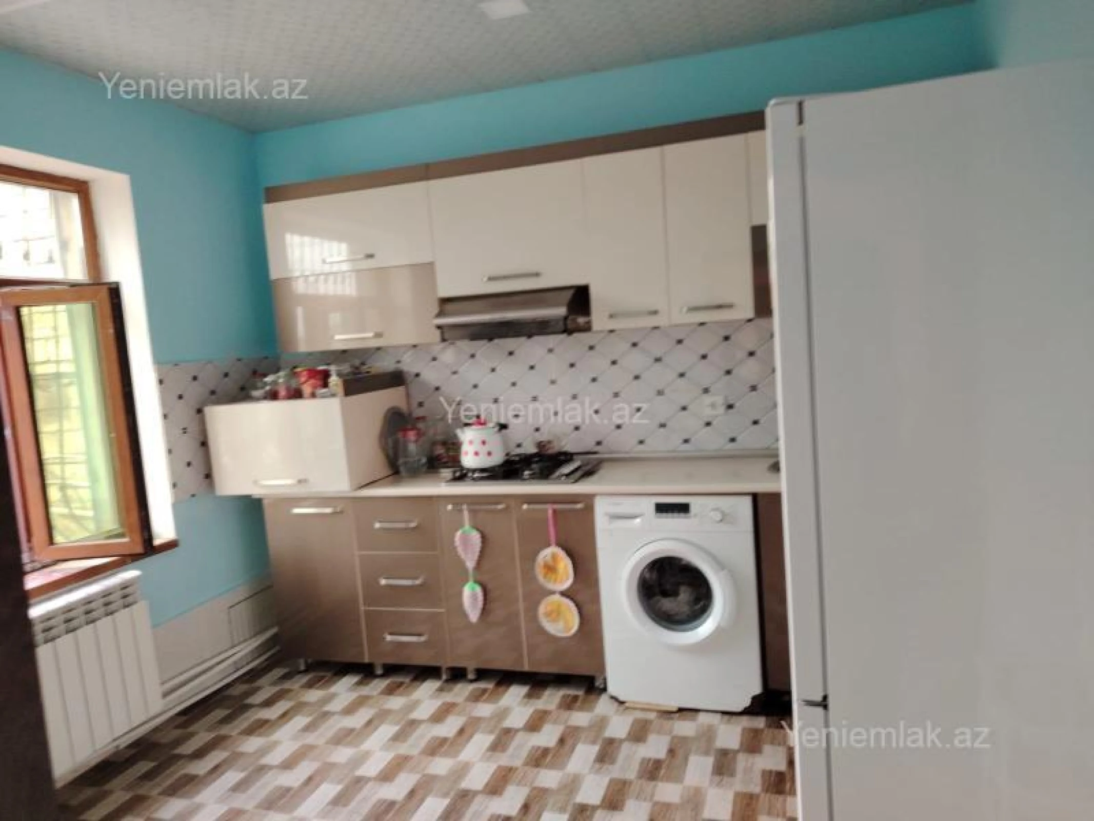 Satılır 6 otaqlı həyət evi 200 m²