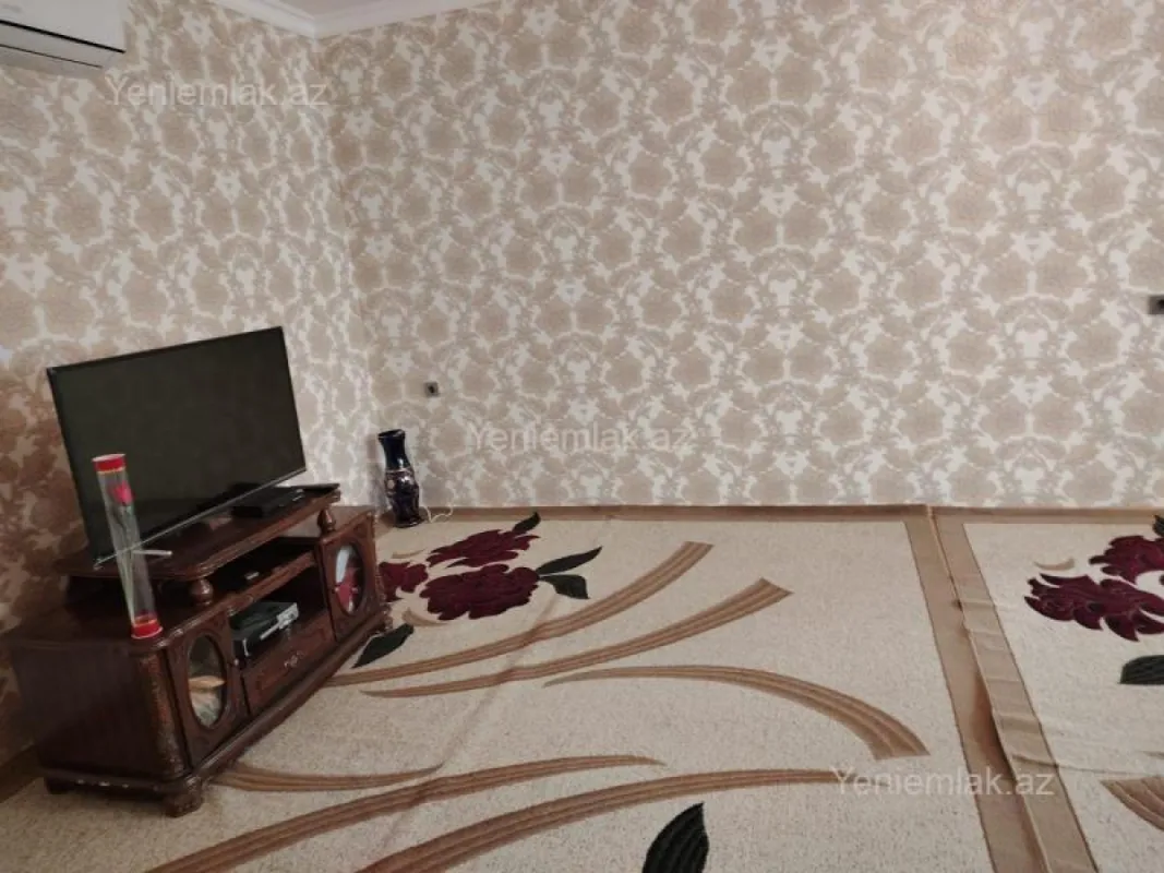 Satılır 6 otaqlı həyət evi 200 m²