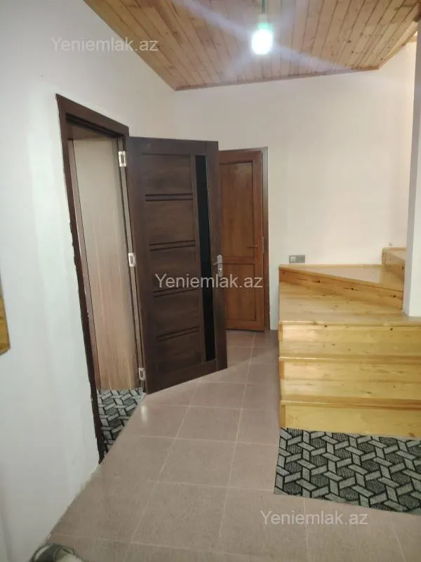 Satılır 6 otaqlı həyət evi 200 m²
