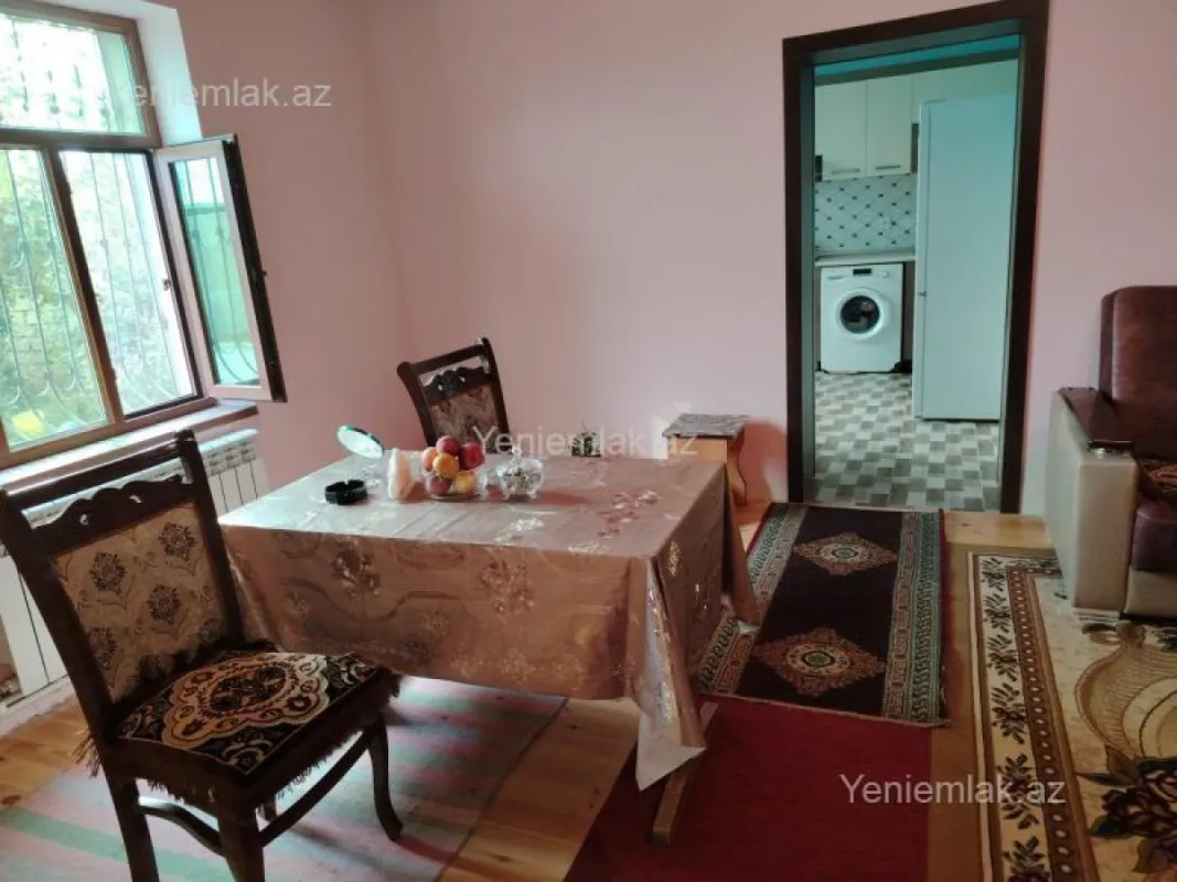 Satılır 6 otaqlı həyət evi 200 m²