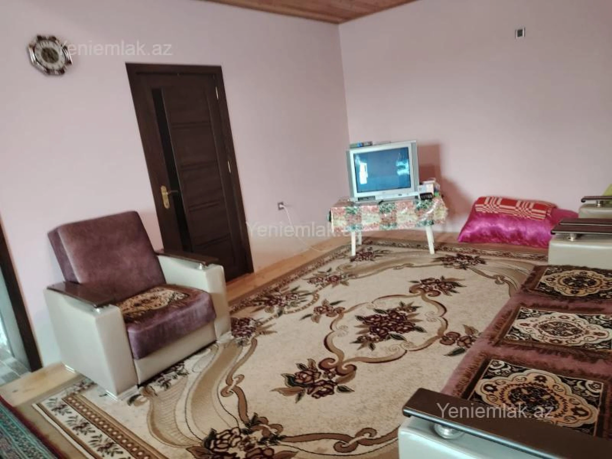 Satılır 6 otaqlı həyət evi 200 m²