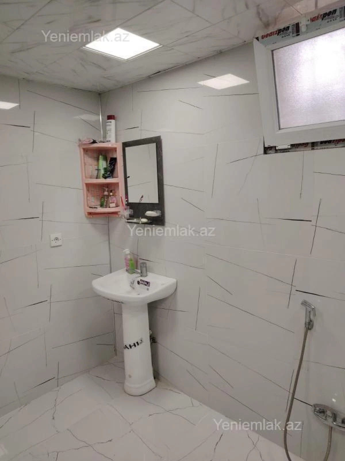 Satılır 6 otaqlı həyət evi 200 m²