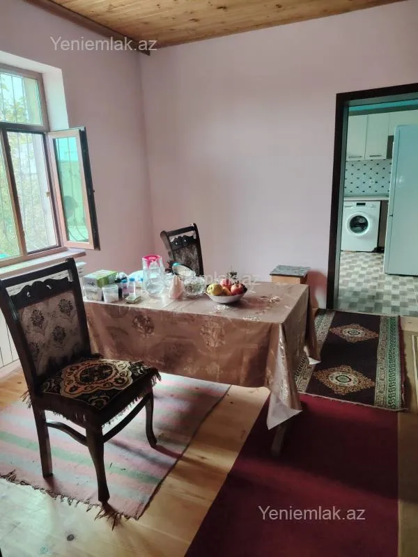 Satılır 6 otaqlı həyət evi 200 m²