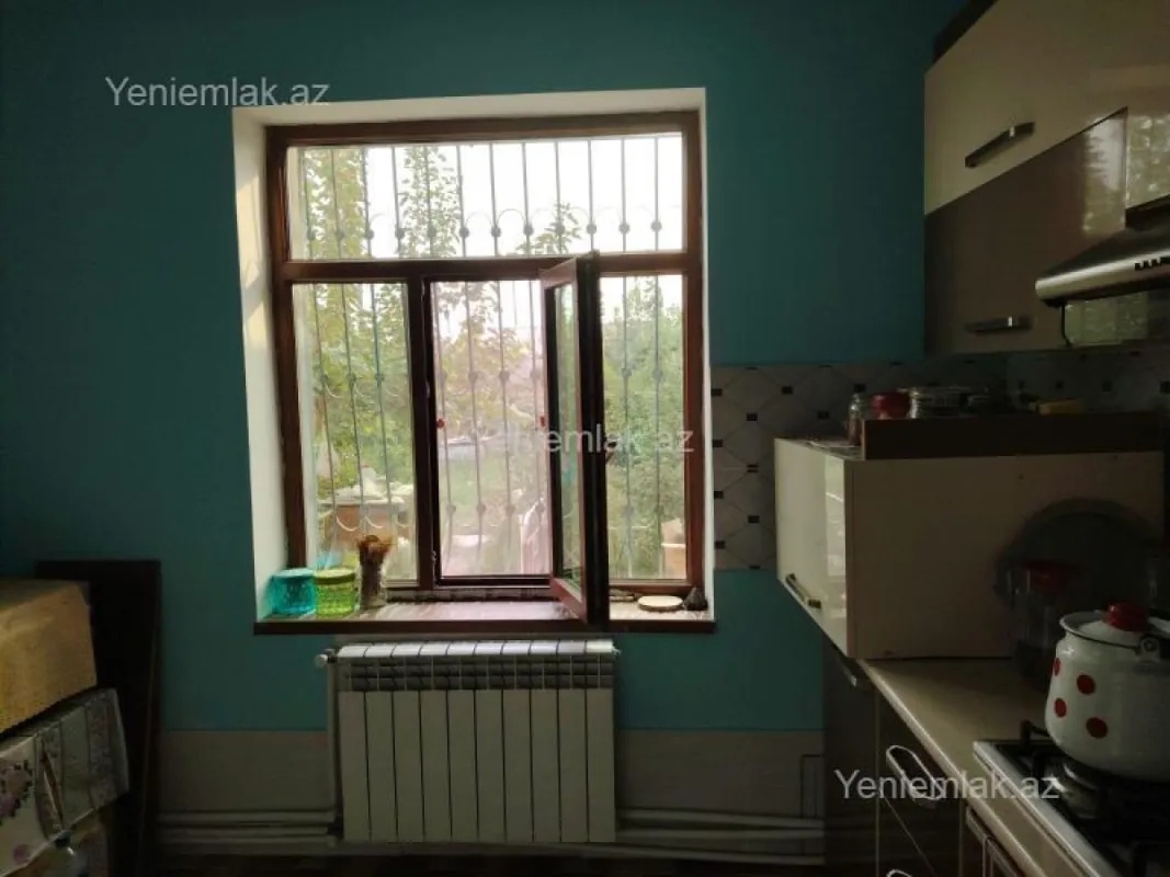 Satılır 6 otaqlı həyət evi 200 m²