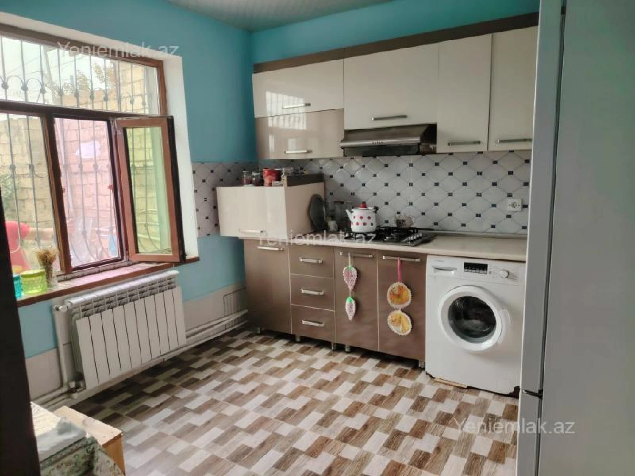Satılır 6 otaqlı həyət evi 200 m²
